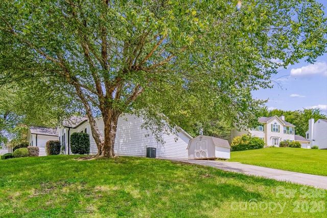 8012 Cadmium Court, Charlotte, NC 28215