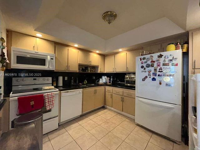 13499 Biscayne Blvd 1206, North Miami, FL 33181