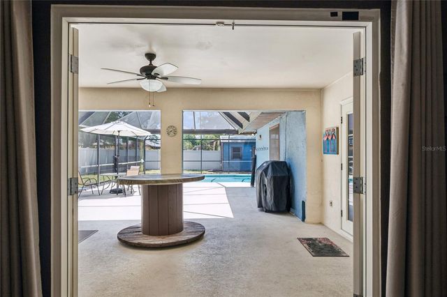 380 E LAKE STREET, Umatilla, FL 32784