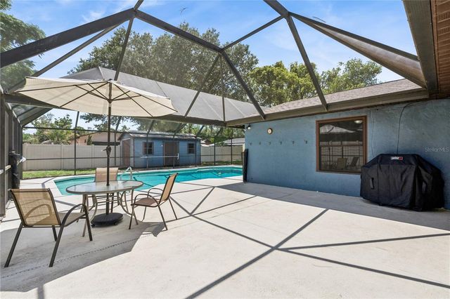 380 E LAKE STREET, Umatilla, FL 32784