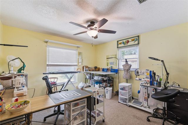 380 E LAKE STREET, Umatilla, FL 32784