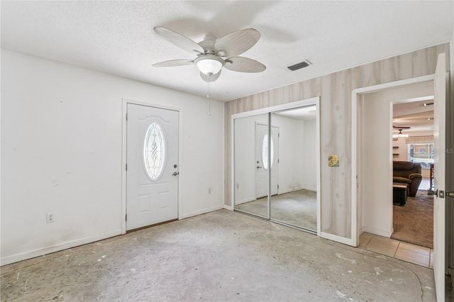 380 E LAKE STREET, Umatilla, FL 32784