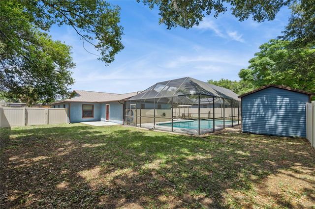 380 E LAKE STREET, Umatilla, FL 32784