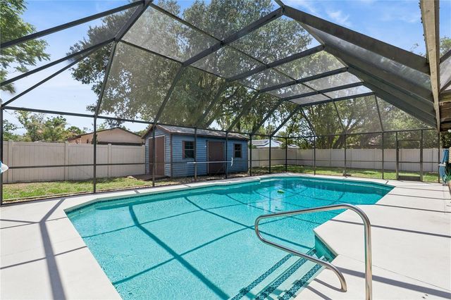 380 E LAKE STREET, Umatilla, FL 32784
