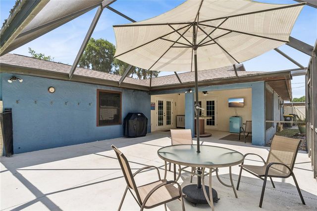 380 E LAKE STREET, Umatilla, FL 32784