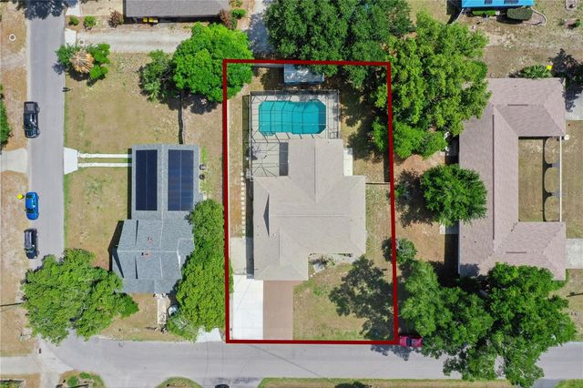 380 E LAKE STREET, Umatilla, FL 32784
