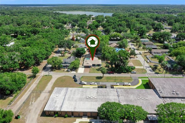 380 E LAKE STREET, Umatilla, FL 32784