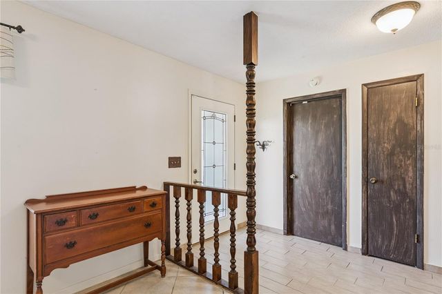 380 E LAKE STREET, Umatilla, FL 32784