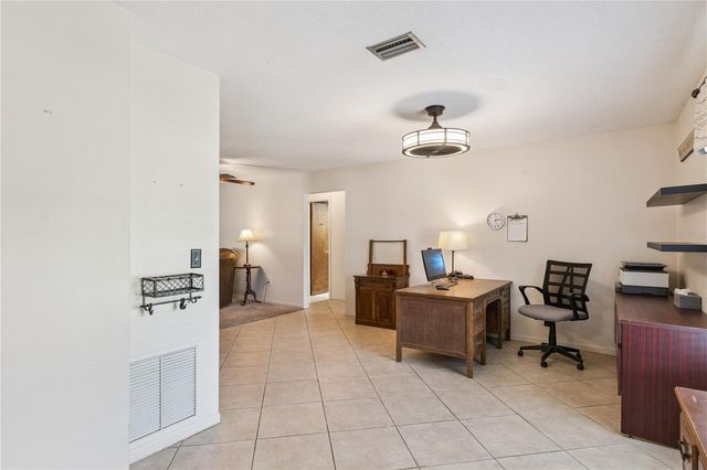 380 E LAKE STREET, Umatilla, FL 32784