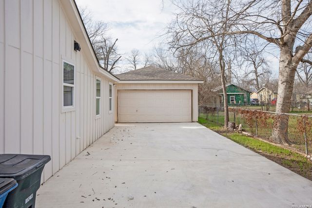 839 OASIS ST, New Braunfels, TX 78130