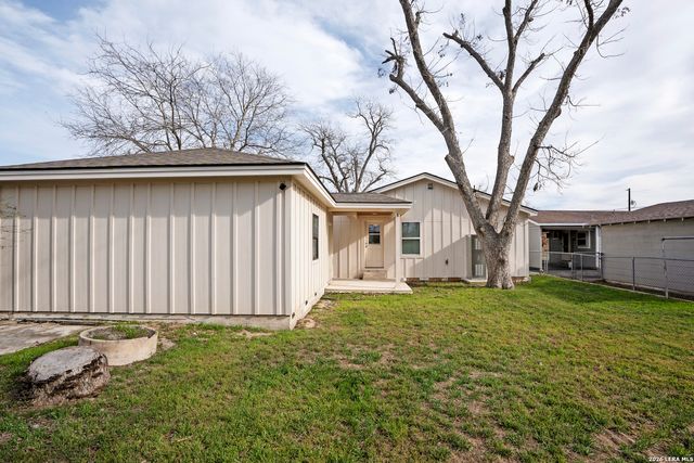 839 OASIS ST, New Braunfels, TX 78130