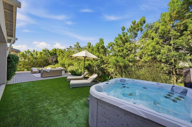 374 Fulvia Street, Encinitas, CA 92024