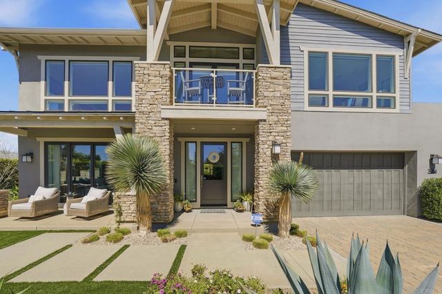 374 Fulvia Street, Encinitas, CA 92024