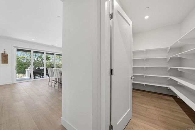 374 Fulvia Street, Encinitas, CA 92024