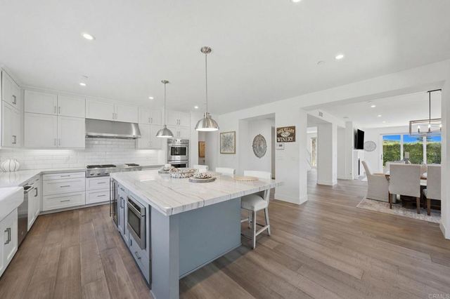 374 Fulvia Street, Encinitas, CA 92024