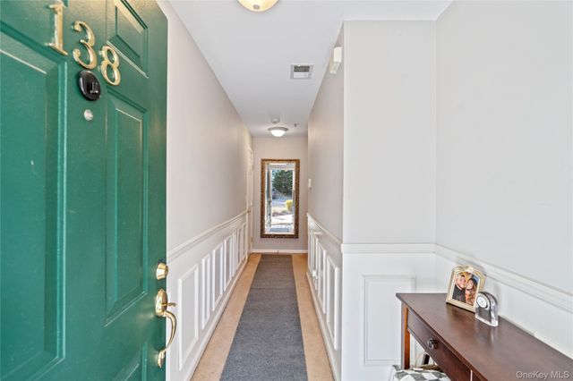 138 Brattle Circle, Melville, NY 11747