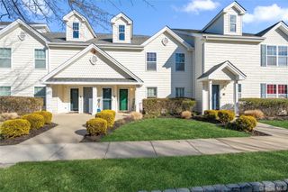 138 Brattle Circle, Melville, NY 11747