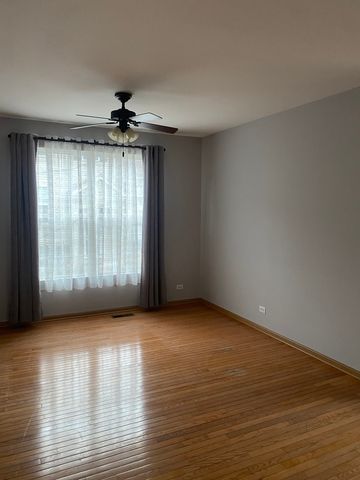 759 CHERRY CREEK Drive 759, Grayslake, IL 60030