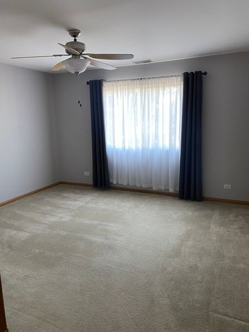 759 CHERRY CREEK Drive 759, Grayslake, IL 60030