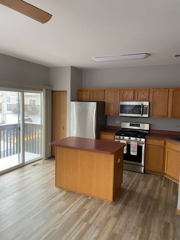 759 CHERRY CREEK Drive 759, Grayslake, IL 60030