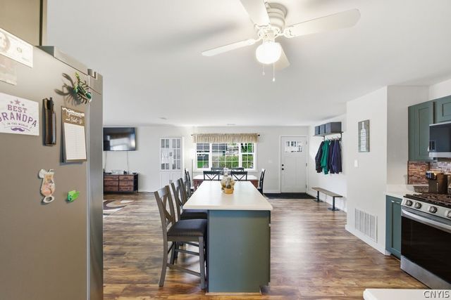402 Idlewood Boulevard, Van Buren, NY 13027