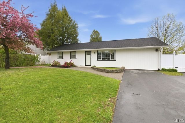 402 Idlewood Boulevard, Van Buren, NY 13027