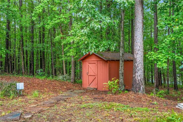621 Crystal Bay Drive, Denton, NC 27239