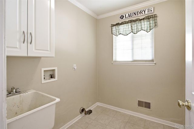 22085 Cherrywood Road, Woodhaven, MI 48183