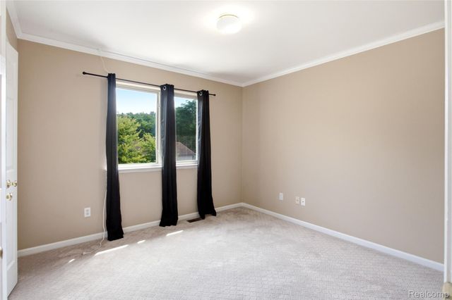 22085 Cherrywood Road, Woodhaven, MI 48183