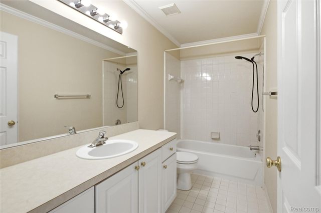 22085 Cherrywood Road, Woodhaven, MI 48183