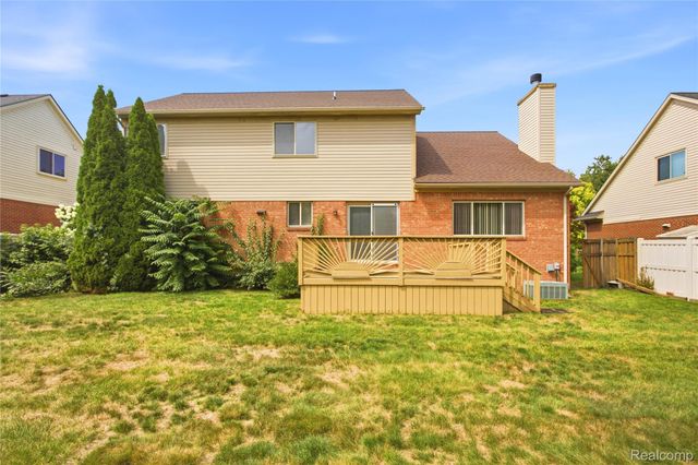 22085 Cherrywood Road, Woodhaven, MI 48183