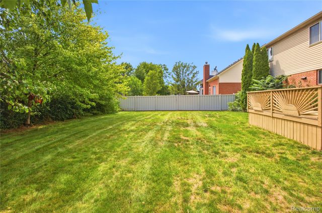 22085 Cherrywood Road, Woodhaven, MI 48183
