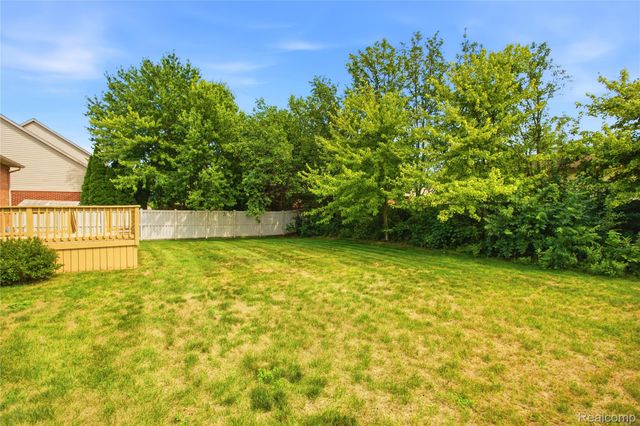 22085 Cherrywood Road, Woodhaven, MI 48183