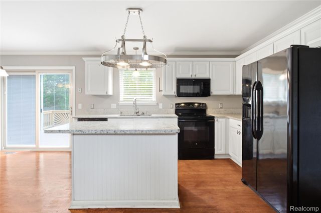 22085 Cherrywood Road, Woodhaven, MI 48183