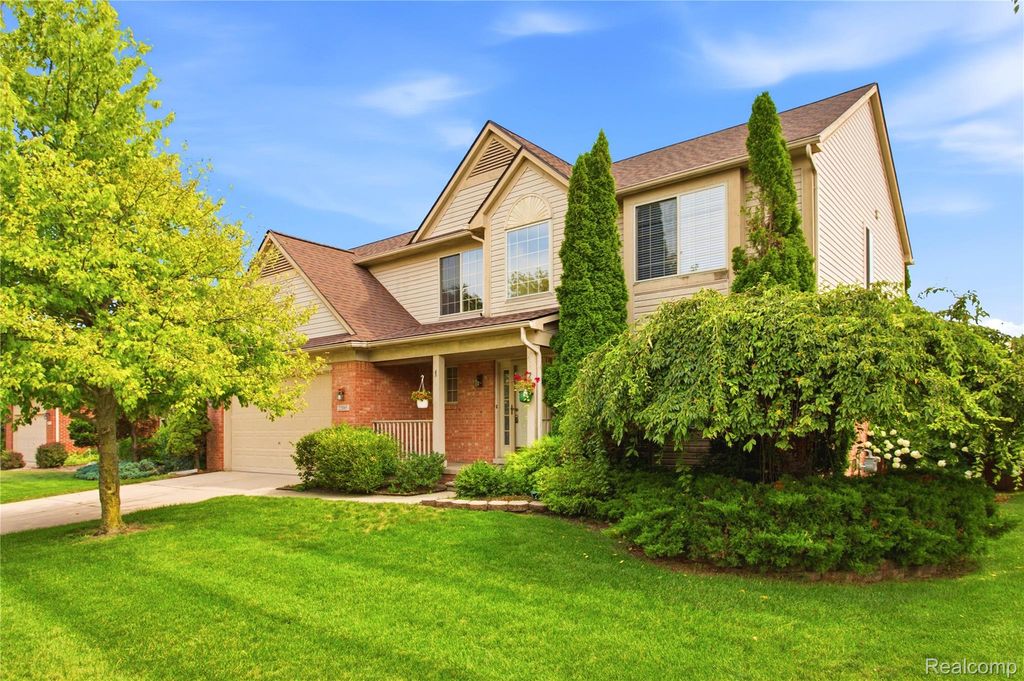 22085 Cherrywood Road, Woodhaven, MI 48183