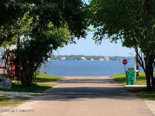 113 Beverly Drive, Bay Saint Louis, MS 39520