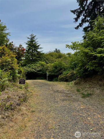 430 Dolphin Avenue NE, Ocean Shores, WA 98569