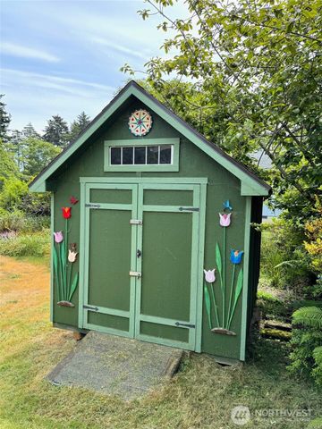 430 Dolphin Avenue NE, Ocean Shores, WA 98569