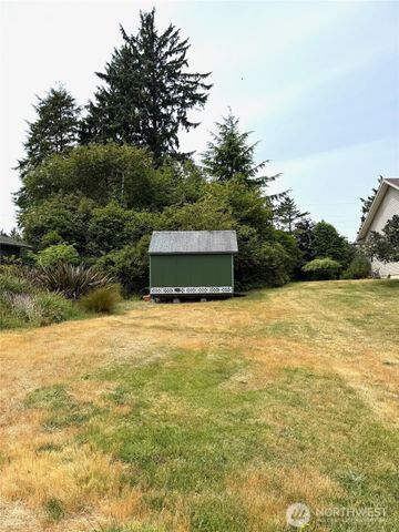 430 Dolphin Avenue NE, Ocean Shores, WA 98569
