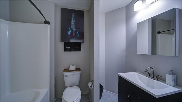 232 Waters Lake Drive, Woodstock, GA 30188