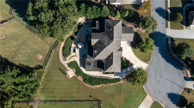 232 Waters Lake Drive, Woodstock, GA 30188