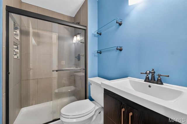 1415 Saint Theresa Lane, St Charles, MO 63304