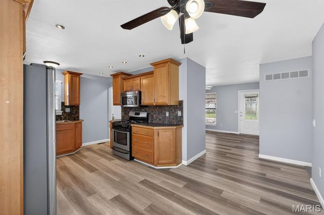 1415 Saint Theresa Lane, St Charles, MO 63304