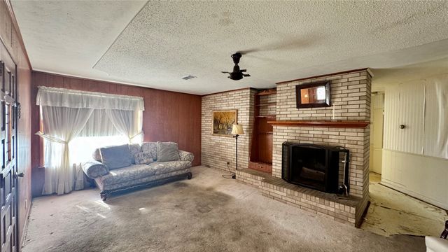 100 Poinsetta Circle, Terrell, TX 75160