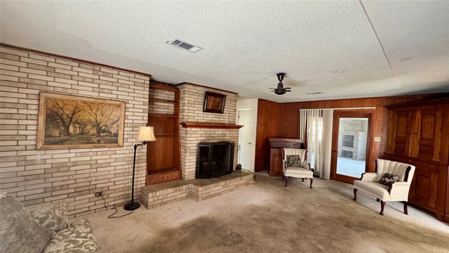 100 Poinsetta Circle, Terrell, TX 75160