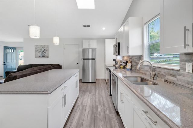 27 GORDON COURT, Leesburg, FL 34788