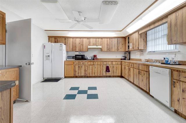 27 GORDON COURT, Leesburg, FL 34788