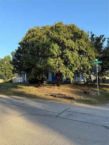1146 Alvarado Street, Cleburne, TX 76031