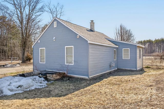 683 E Sternberg Road, Norton Shores, MI 49441
