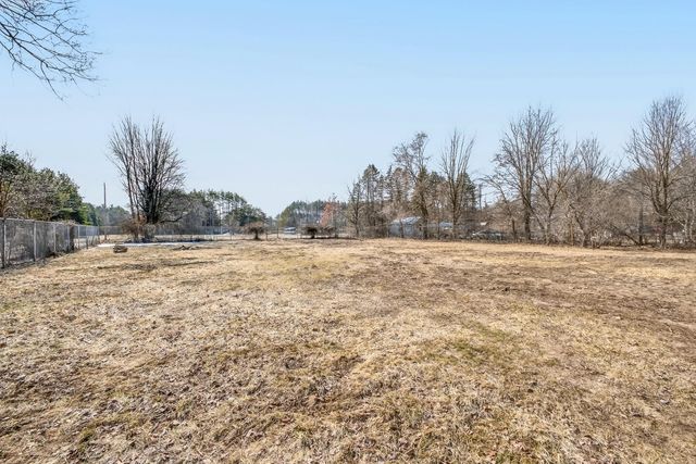 683 E Sternberg Road, Norton Shores, MI 49441